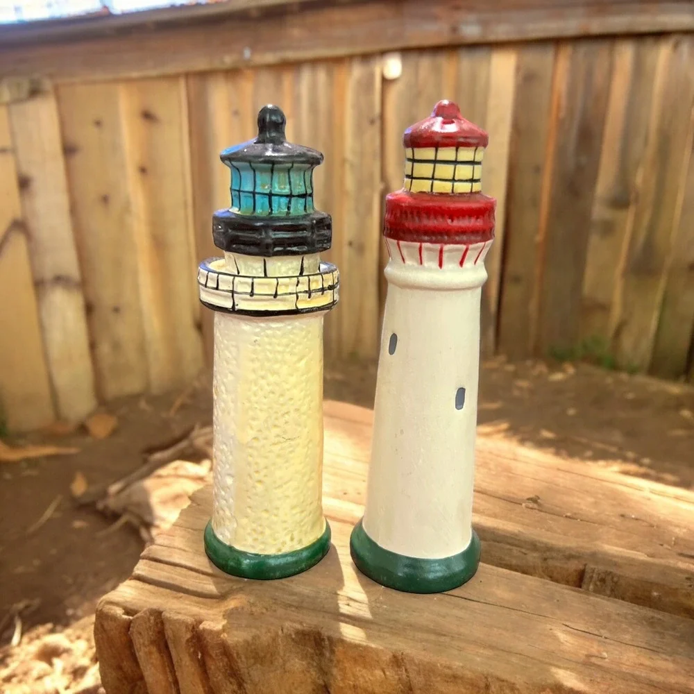 Salt & Pepper Shakers 4